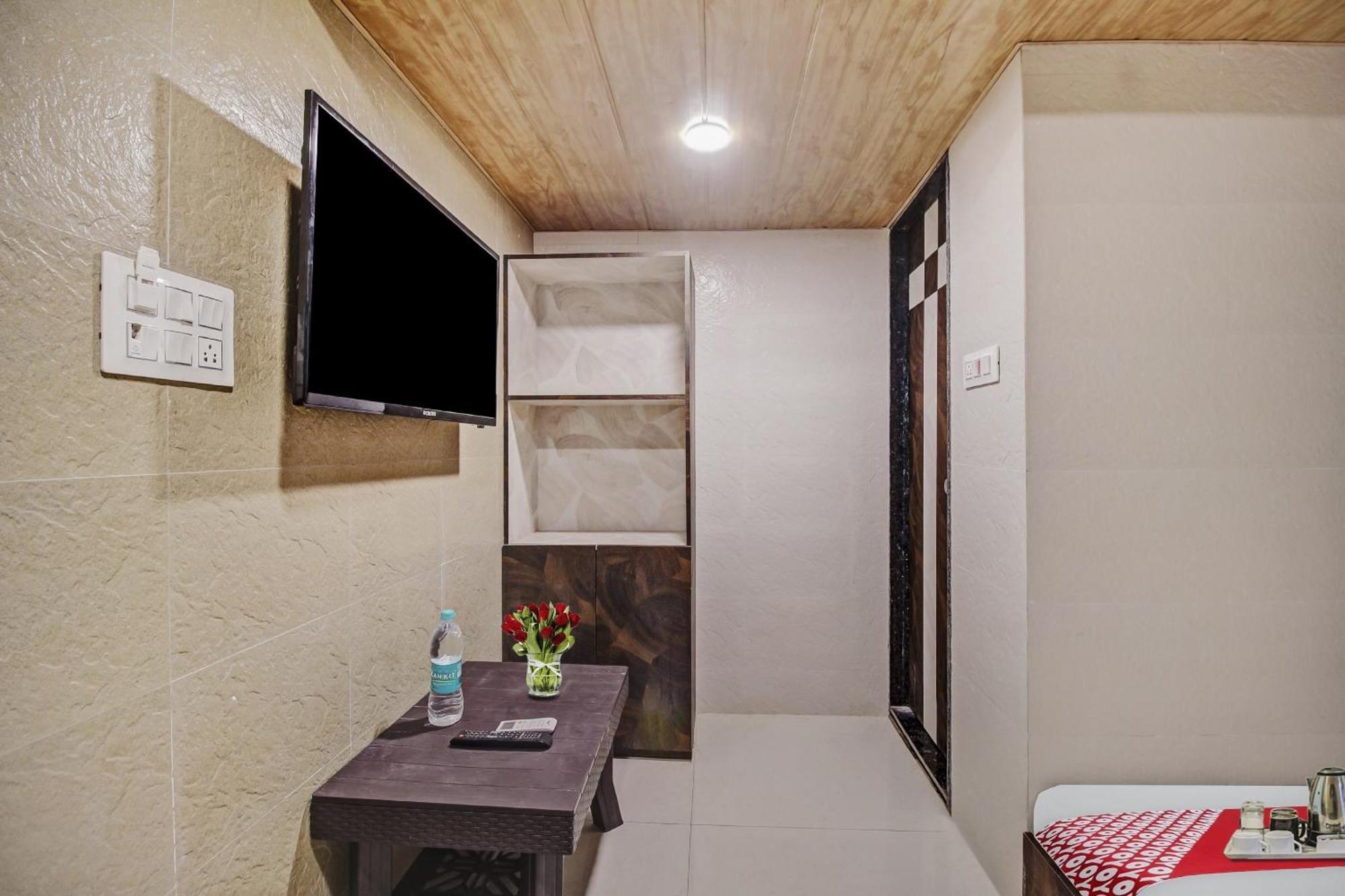 Hotel Ambedkar Kalyān Exterior foto